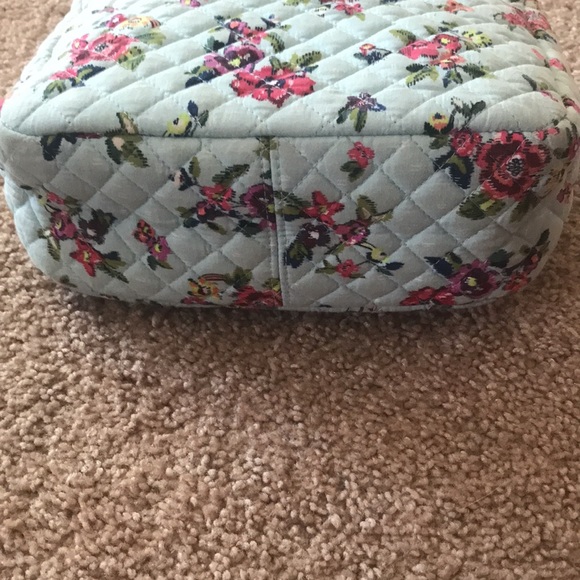 Vera Bradley Water Bouquet pattern crossbody shoulder bag - Picture 4 of 11